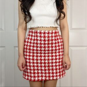 Red and white houndstooth tweed skirt